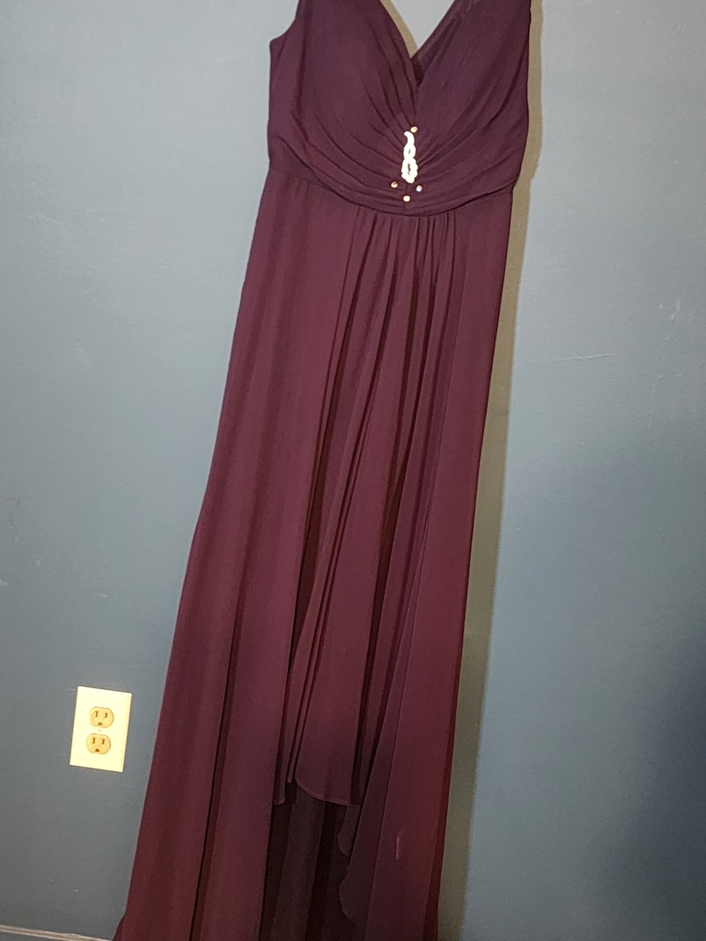 Elegant V-Neck Burgundy Evening Dress